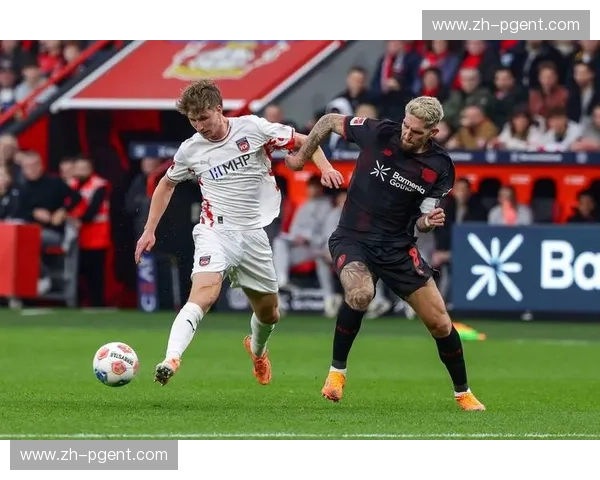 战术博弈 里昂变阵三中卫体系成功遏制对手边路传中战术